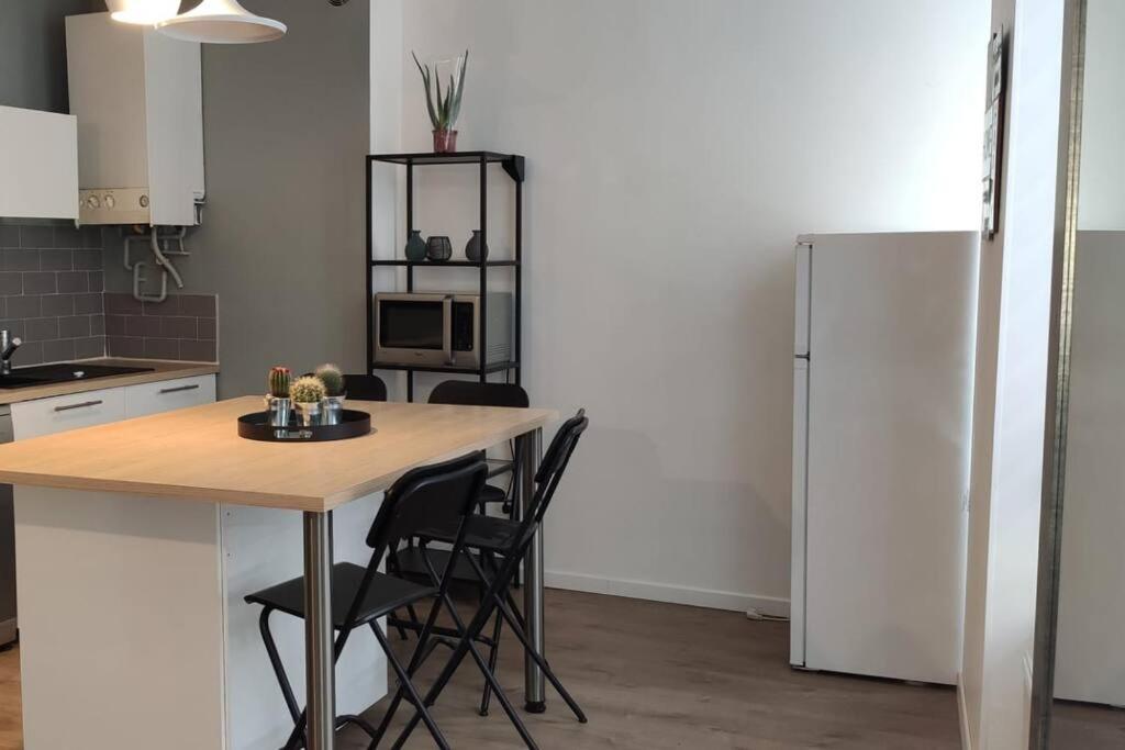 شقة Logement 5 Personnes Proche Cv Et Parking Prive سانت إتيان المظهر الخارجي الصورة